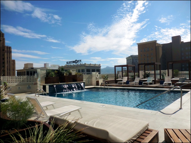 Hotel Indigo rooftop pool